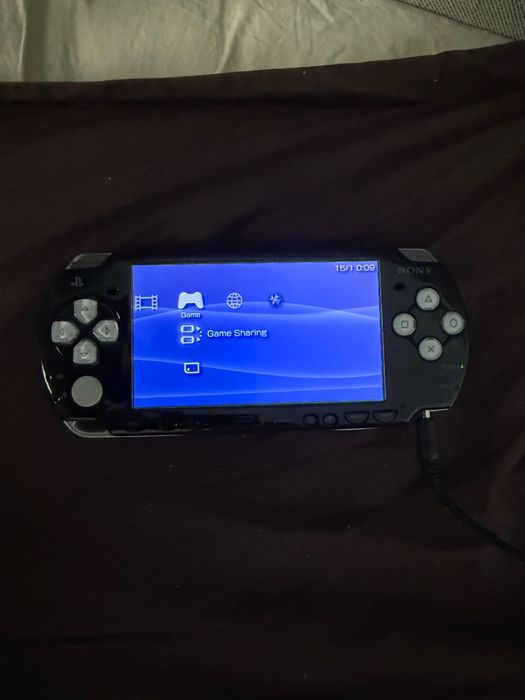 SONY PSP 2000 – Преносима Конзола