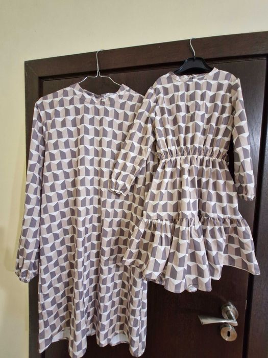 Няколко рокли мама М/Л и Мини 2- 4 год.