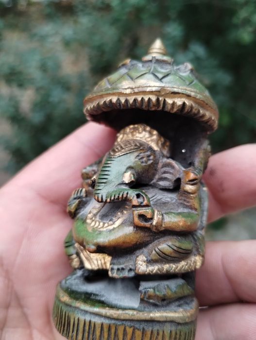 Figurină din lemn reprezentând zeul hindus Ganesha