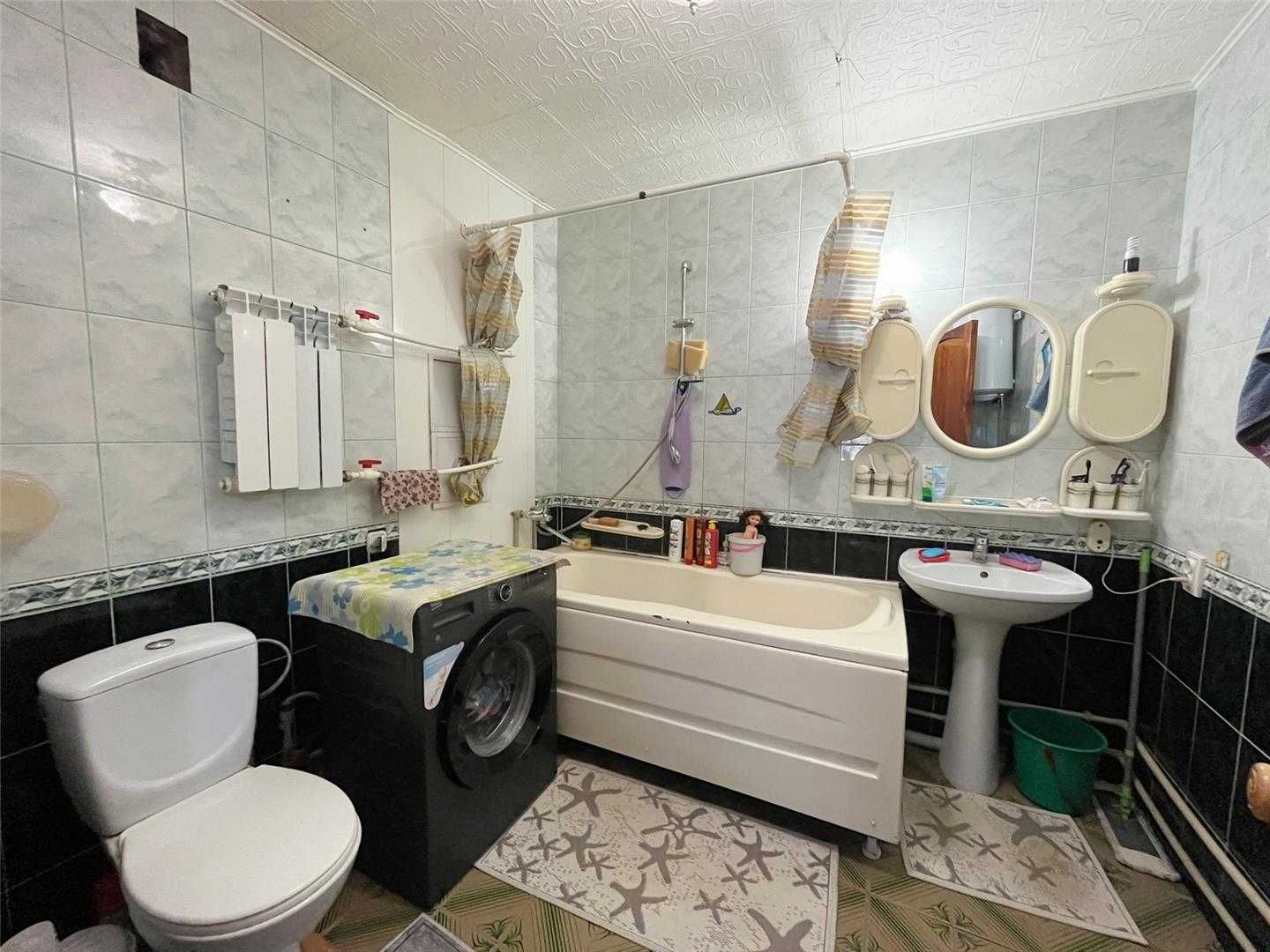 Продам 5 ти комн квартиру на 4 мкр