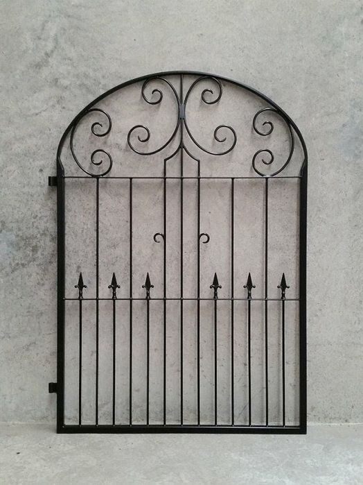 Решётки на окна и козырьки / derazaga panjara va koziroklar