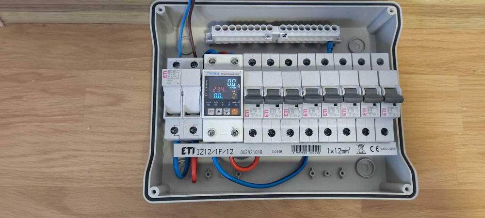 Tablou Electric Protectie Curent Alternativ cu Control Wifi Tuya