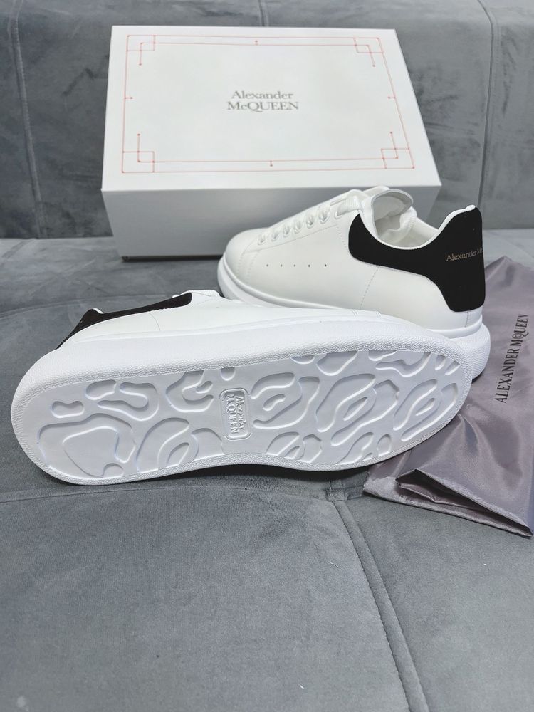 Adidasi Alexander Mcquern “ White” Black”