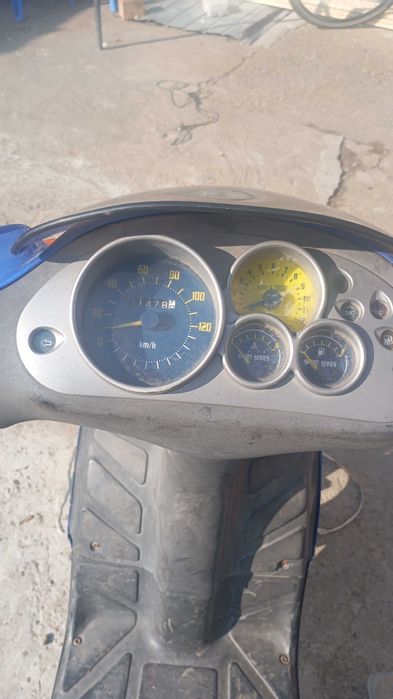 Vând scuter Piaggio