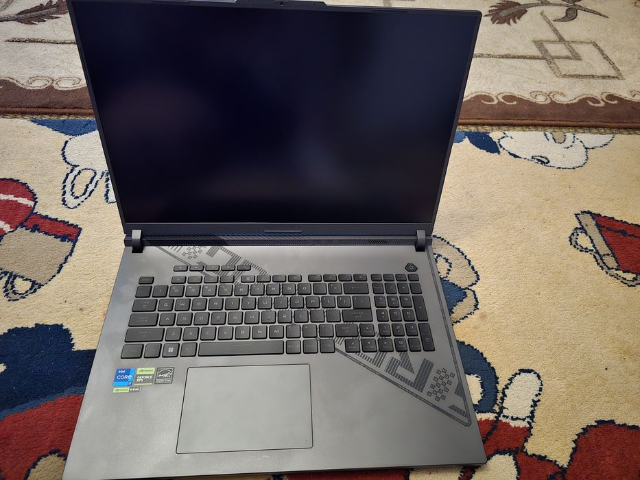 ASUS ROG Strix G18 G814JV • i7-13650HX • RTX 4060 • 18” QHD+ 240Hz