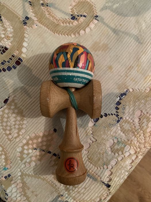 Kendama europa 200 de lei