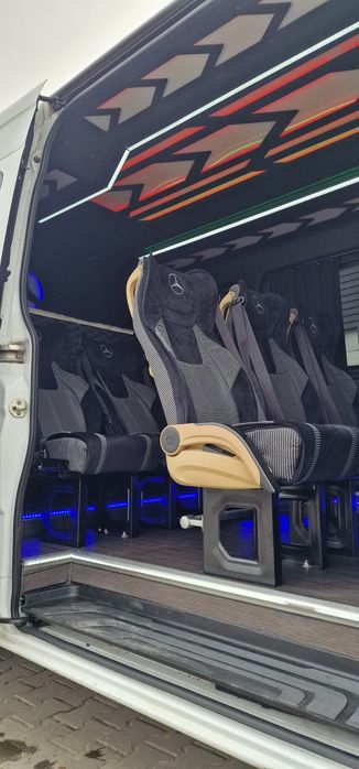 Mercedes Sprinter, 8+1 locuri, varianta XXL