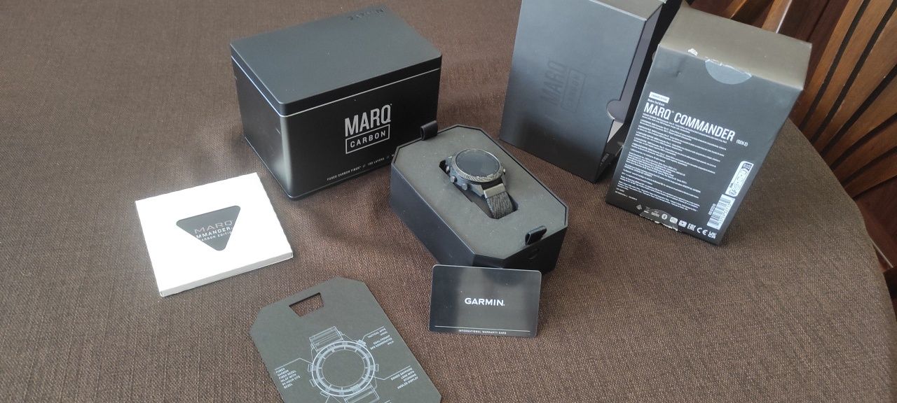Умный часы GARMIN MARQ Commander (Gen2) Carbon Edition