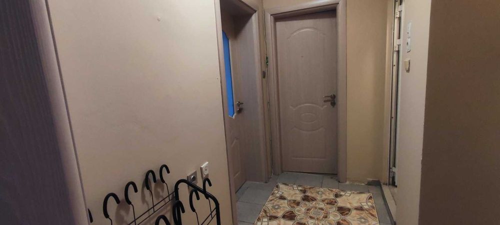 Tристаен апартамент под наем Централна поща Бенковска