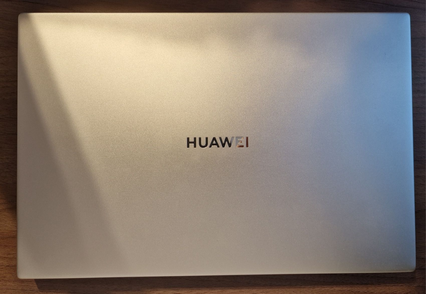 Laptop ultraportabil Huawei MateBook D14 cu procesor AMD Ryzen™ 5 3500