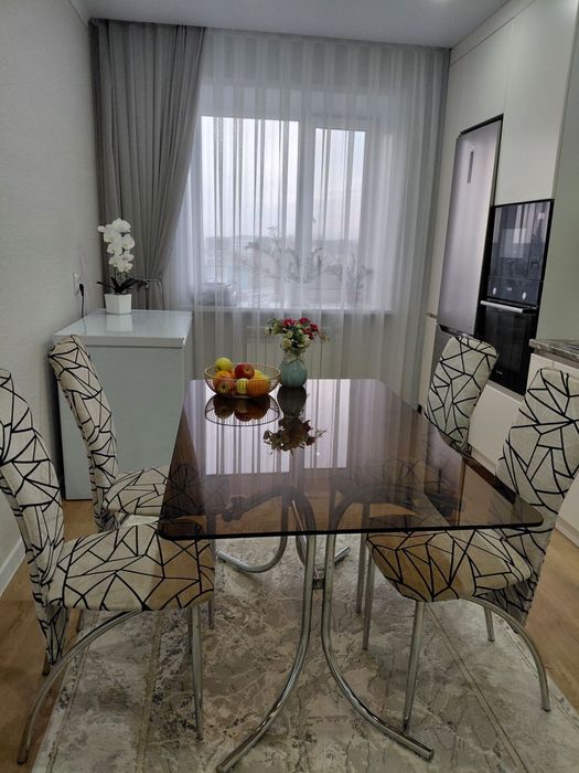 Стол кухонный на кухню