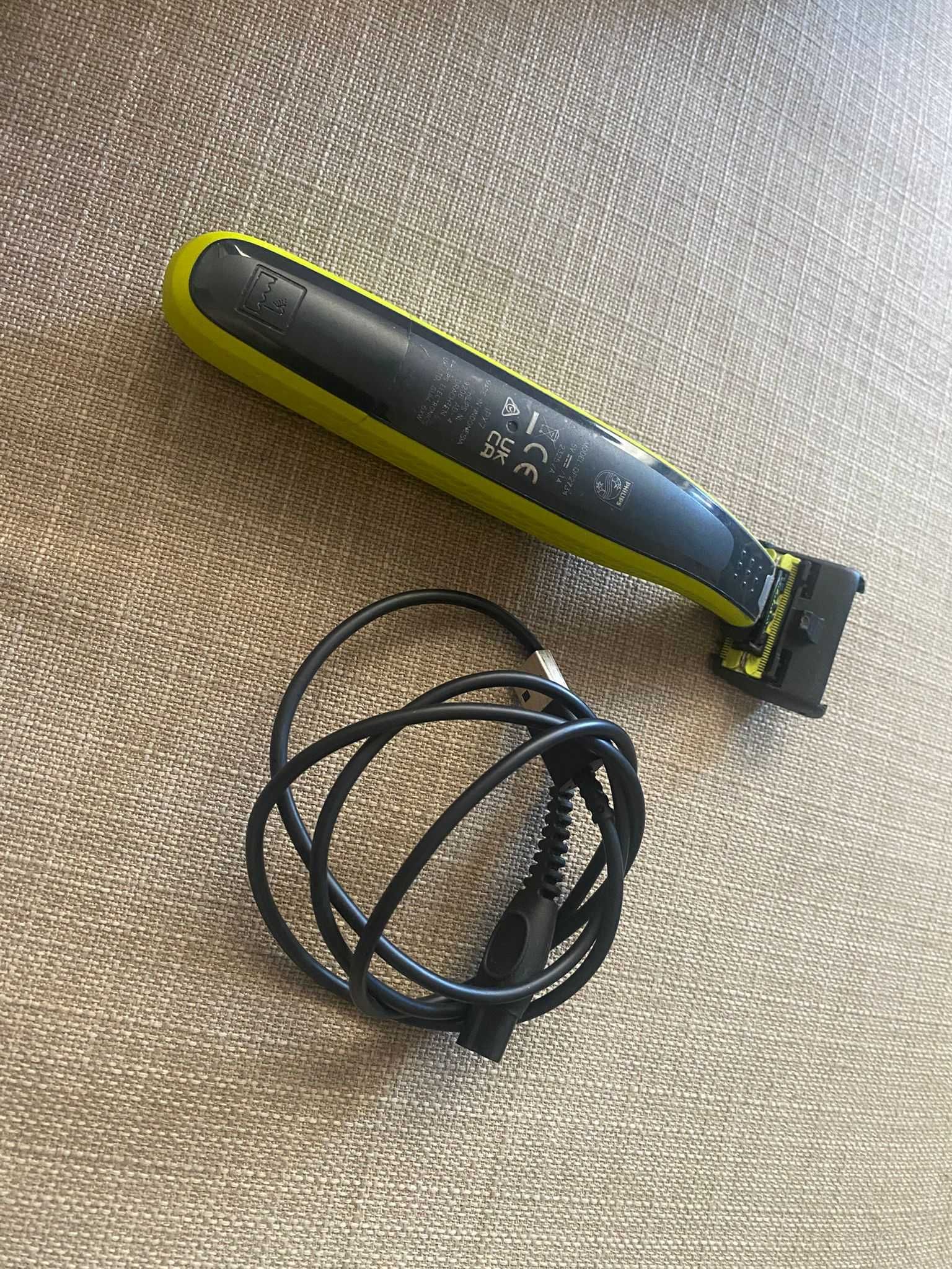 Aparat de barbierit si tuns barba PHILIPS OneBlade 360 QP2734