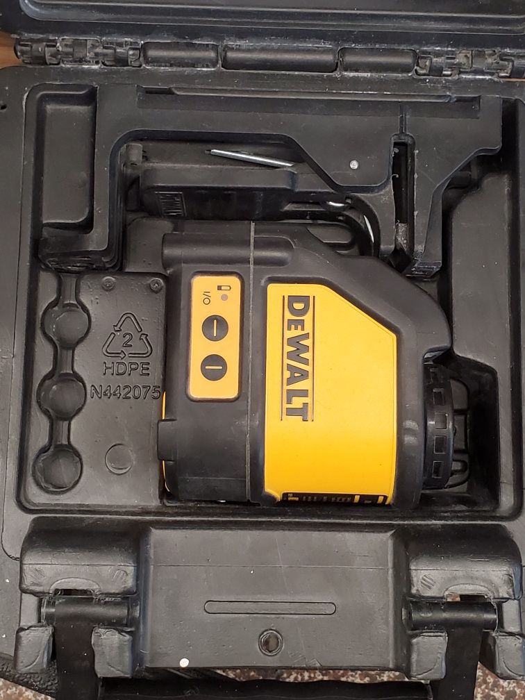 DEWALT DW 088 лазерен нивелир