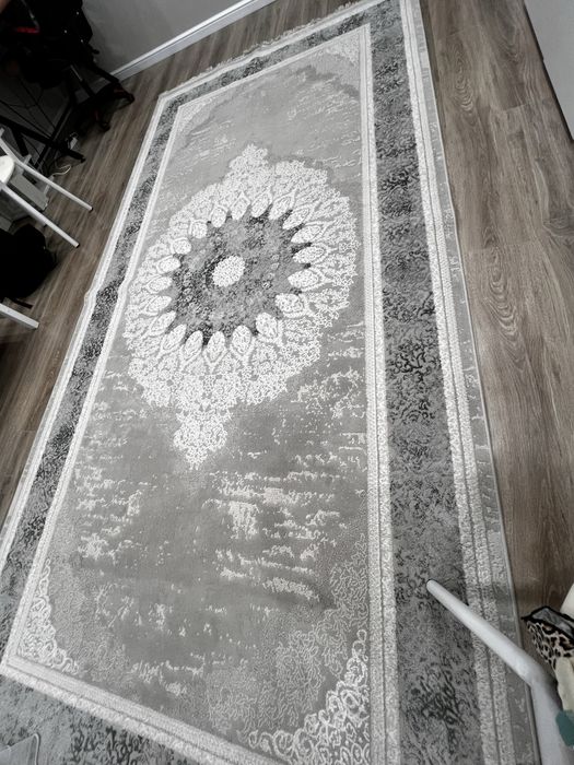 Продам ковер в идельном состоянии