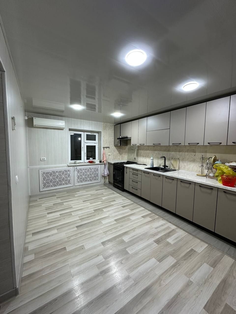 Продаётся дом 2,5 сотки. Фасад 14 м.