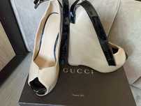 Pantofi peep-toe