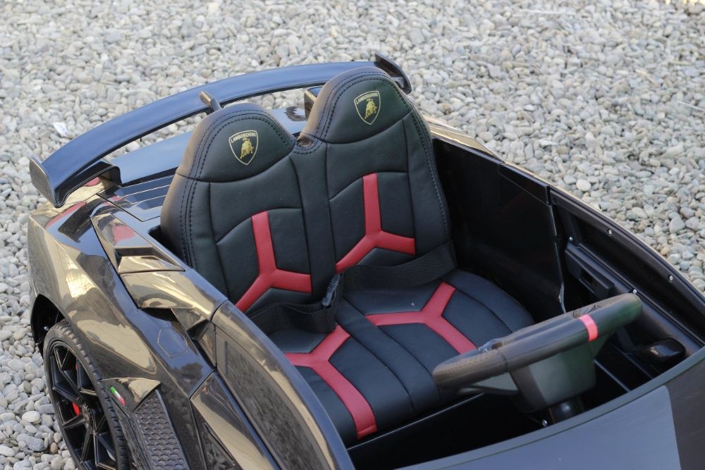 Masinuta electrica pentru copii Lamborghini Aventador SVJ 2x35W #Negru