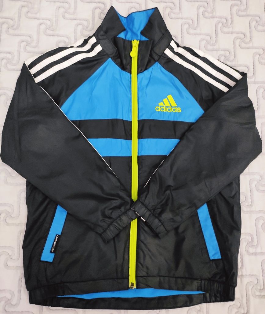 Продаются 2 ветровки на мальчика фирма adidas оригинал.на 7-8 лет.