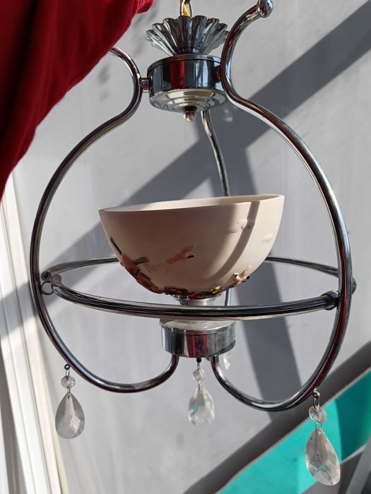 Люстра в хорошем состоянии