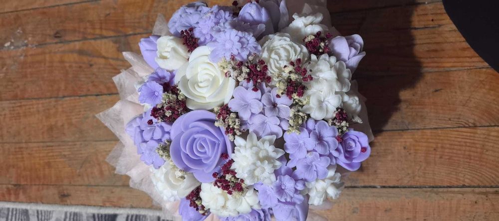 Луксозни восъчни букети