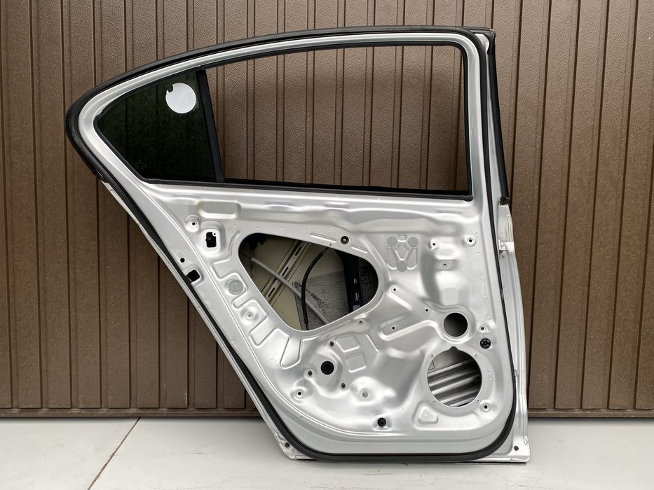 Usa st spate vw Passat B8 Limuzina cod culoare LA7W 2015-2020