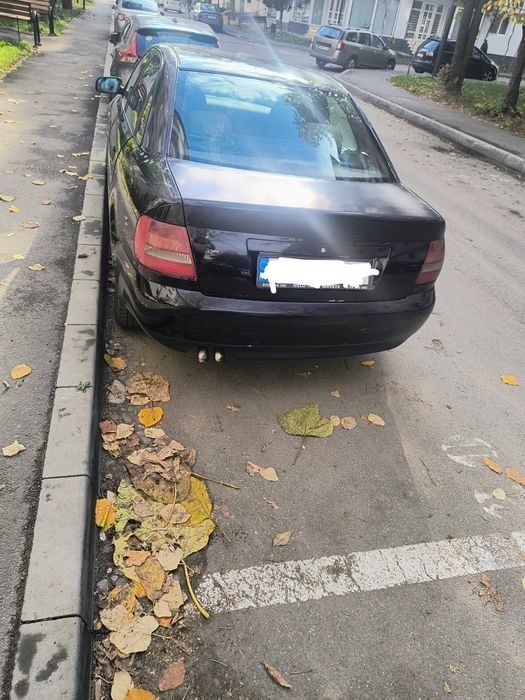 Vând Audi A4 19 TDI