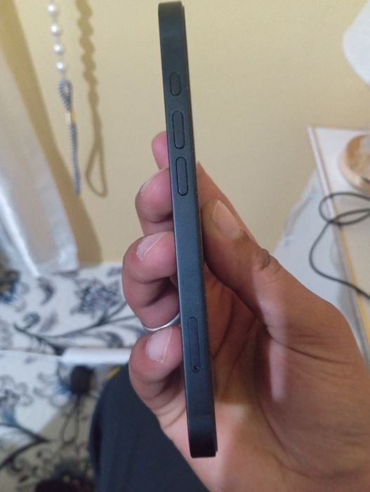 iPhone 16e 128 gb aybi yo tinniq telefon obmen bor