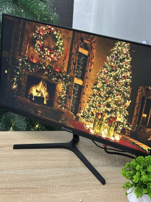 Монитор Xtreon 62 см диагональ