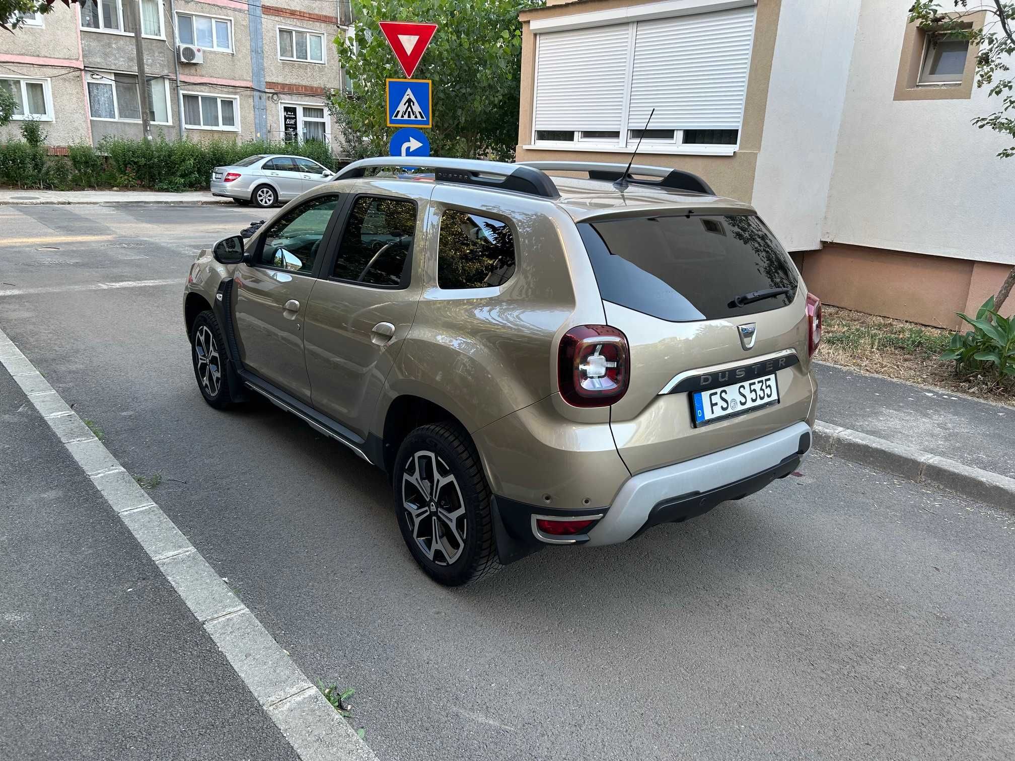 Dacia Duster 1.6 i,115 cp ,Navi