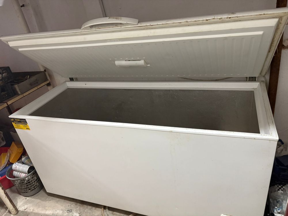 Lada frigorifica  Congelator  frigeta 495L iasi in stare foarte buna