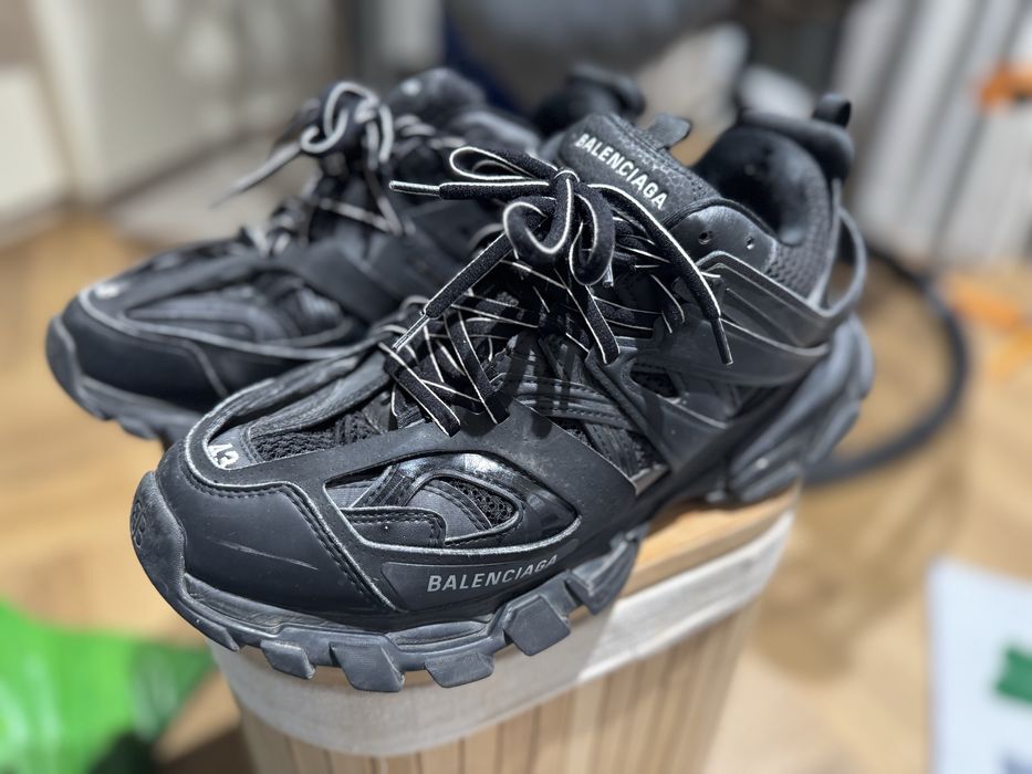 Balenciaga track 43