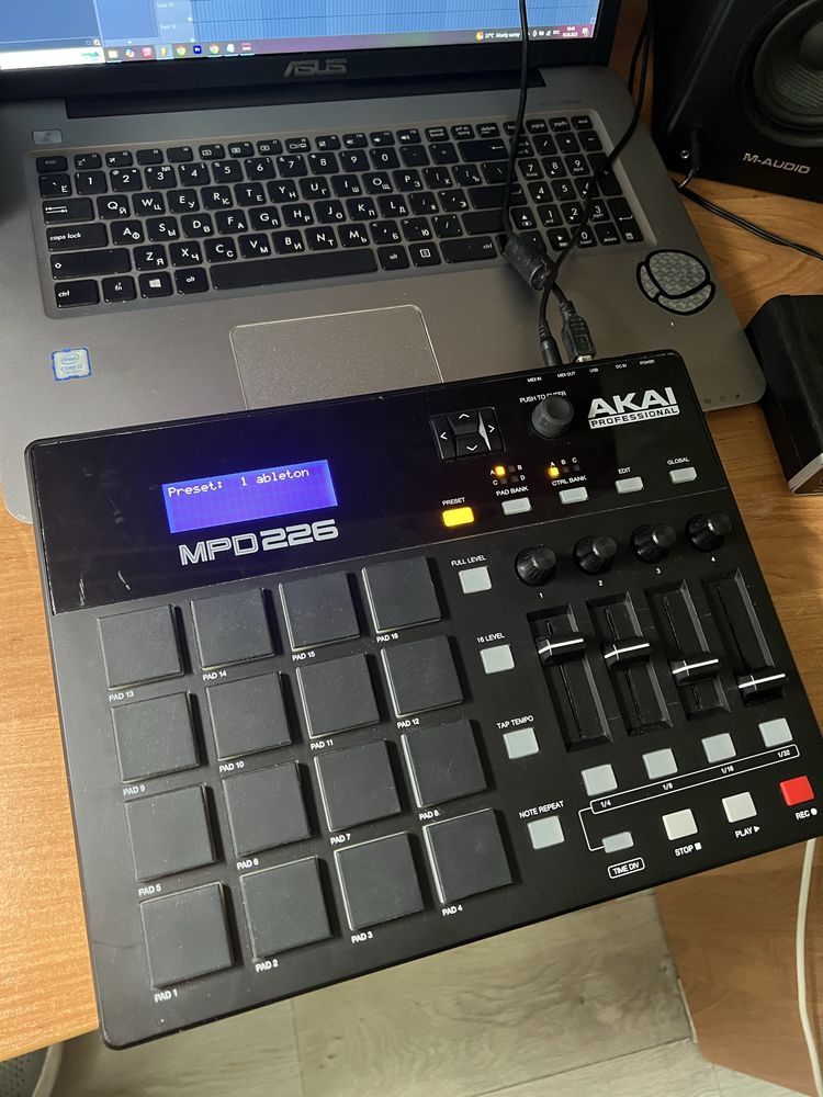 AKAI MPD226 — профессиональный MIDI-контроллер