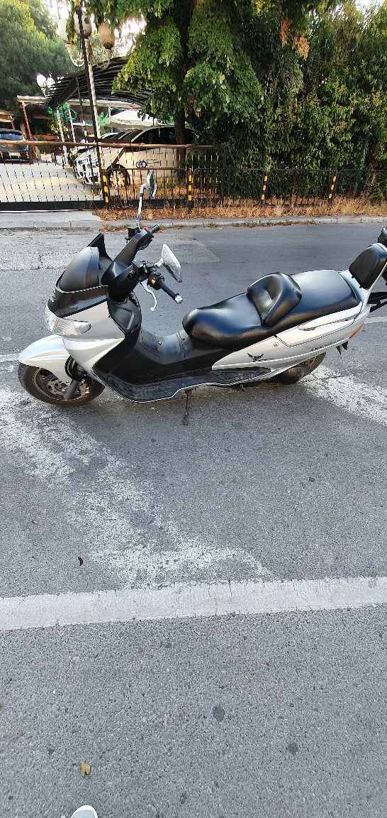 Продавам мотор сузуки бъргман AN250