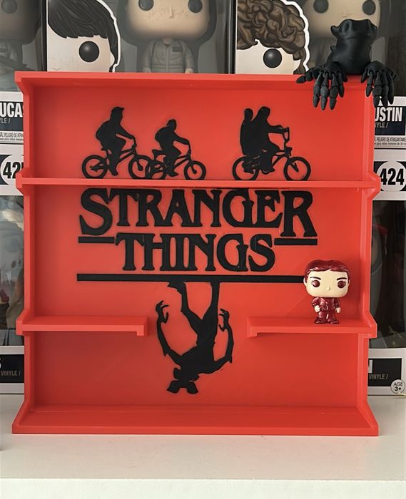 Рамка Stranger Things за фигурки от Kinder Joy
