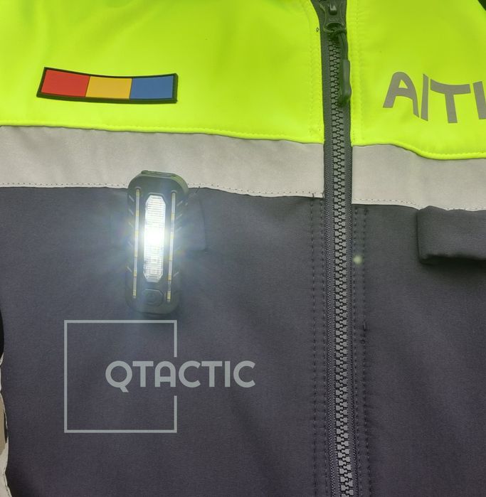 Mini Lanterna Tactica cu clip de prindere - 5 moduri de iluminat