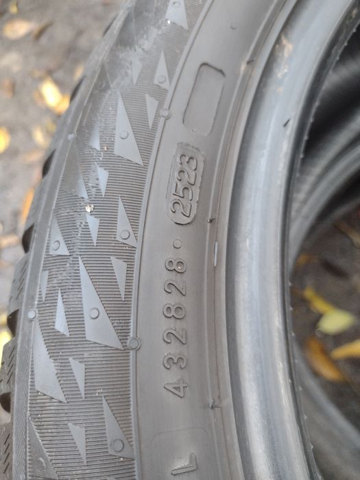Почти нови 4бр.205/50/17 Nokian Snowproof 2 dot2523