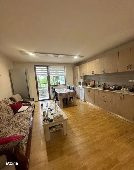 Apartament 3 camere, 82 mp, parter inalt + boxa 30 mp + 2 locuri de pa