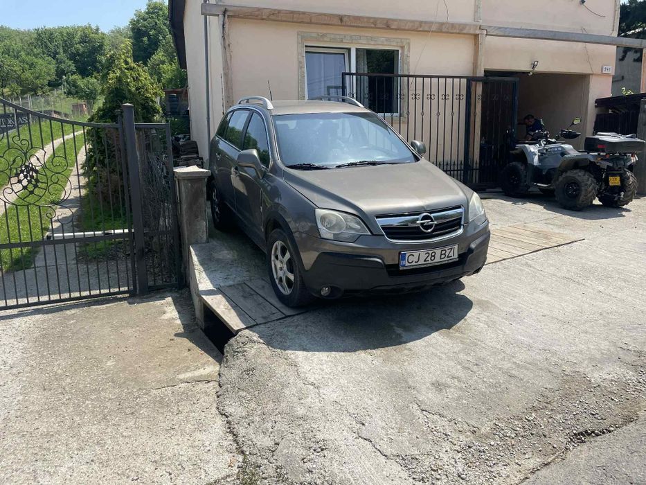 Vând Opel antara in stare foarte buna