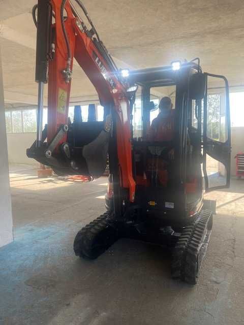 Inchiriez miniexcavator si/sau buldoexcavator cu operator experimentat