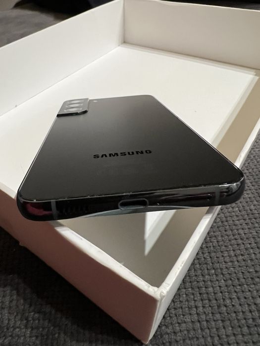 Продавам Samsung Galaxy S22 Plus 256GB