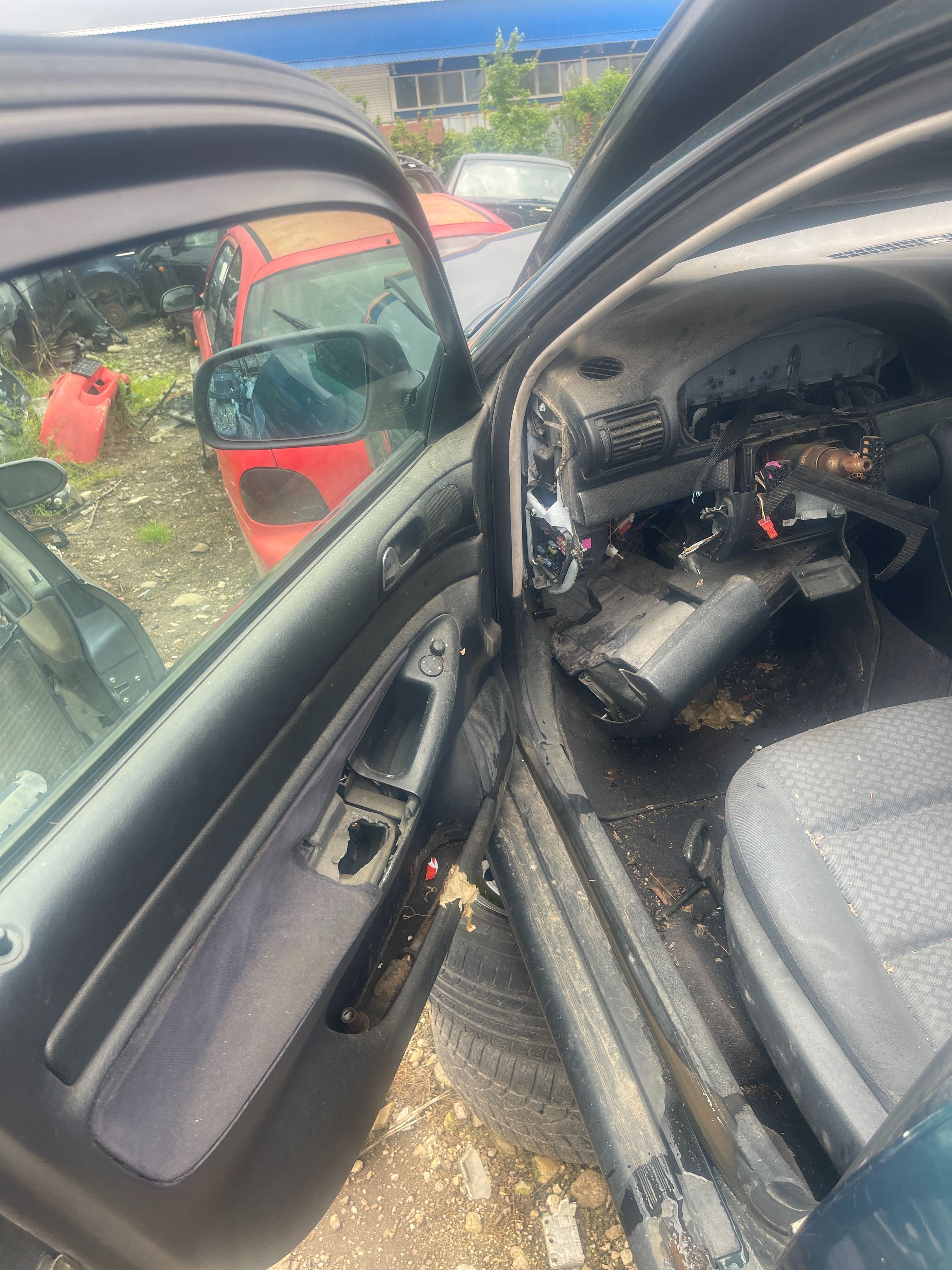 Ауди а4 б5 1.8 на части audi a4 b5 na chasti 1.9tdi