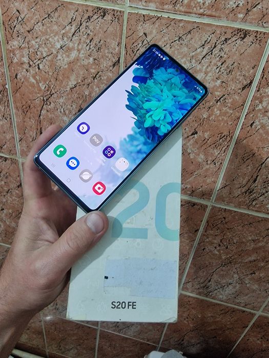 Самсунг S20 FE 6/128