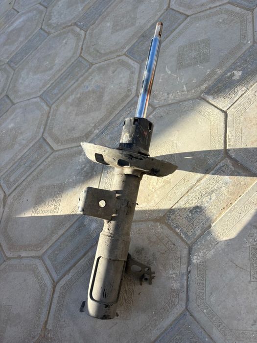 Амортизатор продается