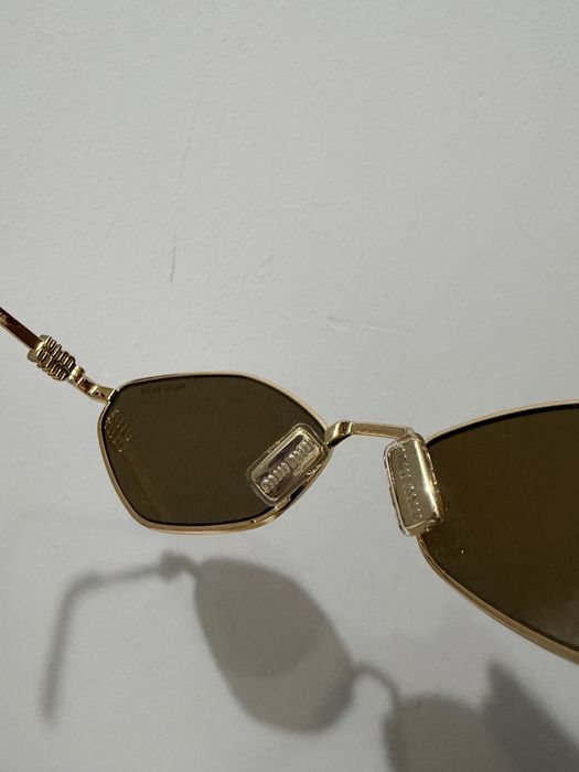 Miu miu слънчеви очила