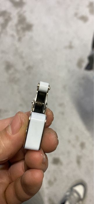 Защелка сотилади