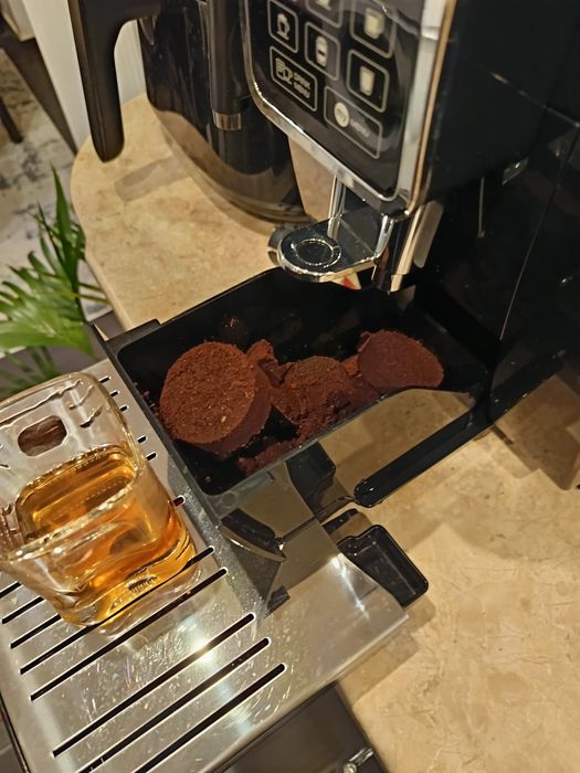 DeLonghi Dinamika кафе машина