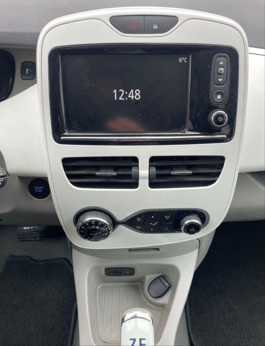 Renault ZOE Life – 2015 – 52600km – Baterie inclusă – 100% Electric