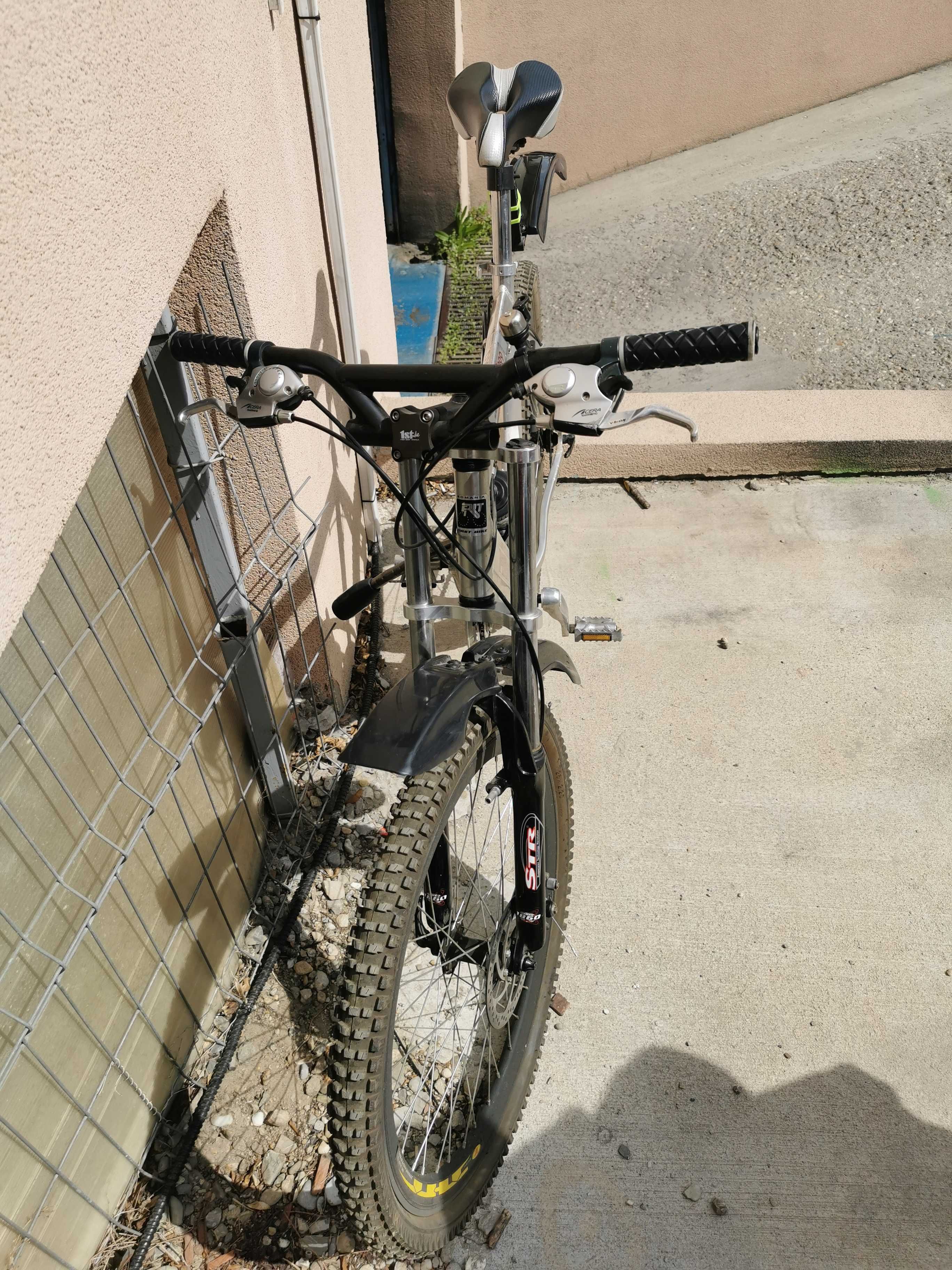 Bicicleta MTB (Mountain Bike) First Bike DX999 Special Edition 26 inch