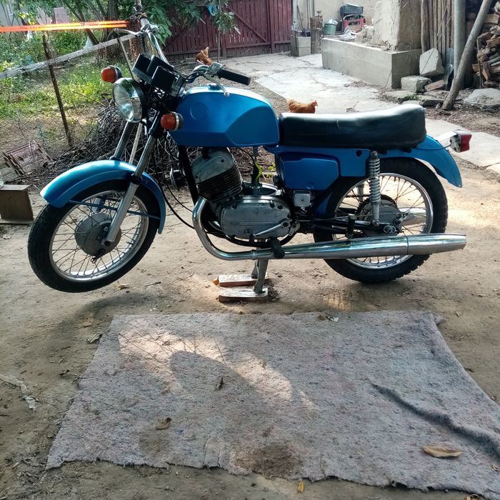 Vând motocicleta CZ 250cm nereconditionata parțial preț negociabil