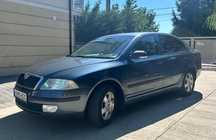 Skoda Octavia 2.   1.6 fsi
